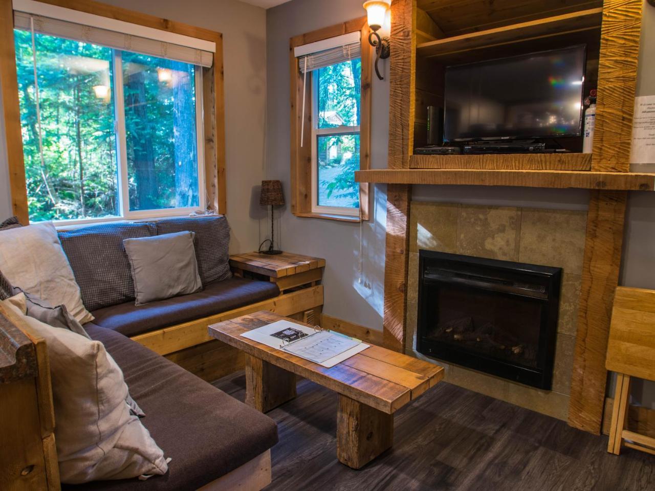 Surfs Inn Rainforest Cottages Ucluelet Buitenkant foto